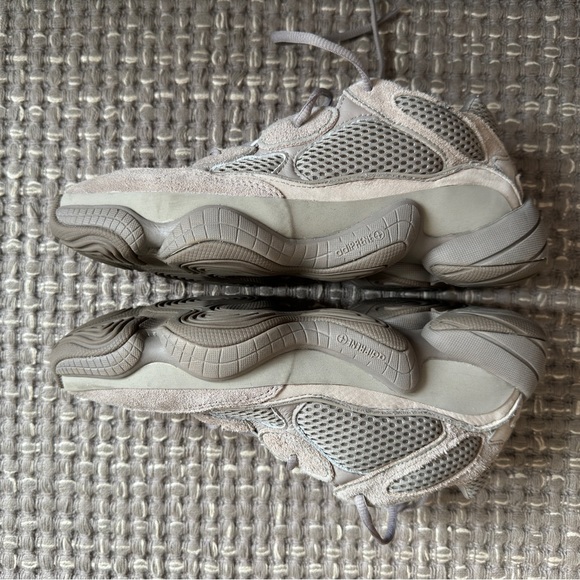 Yeezy x Adidas 500 - Picture 2 of 5